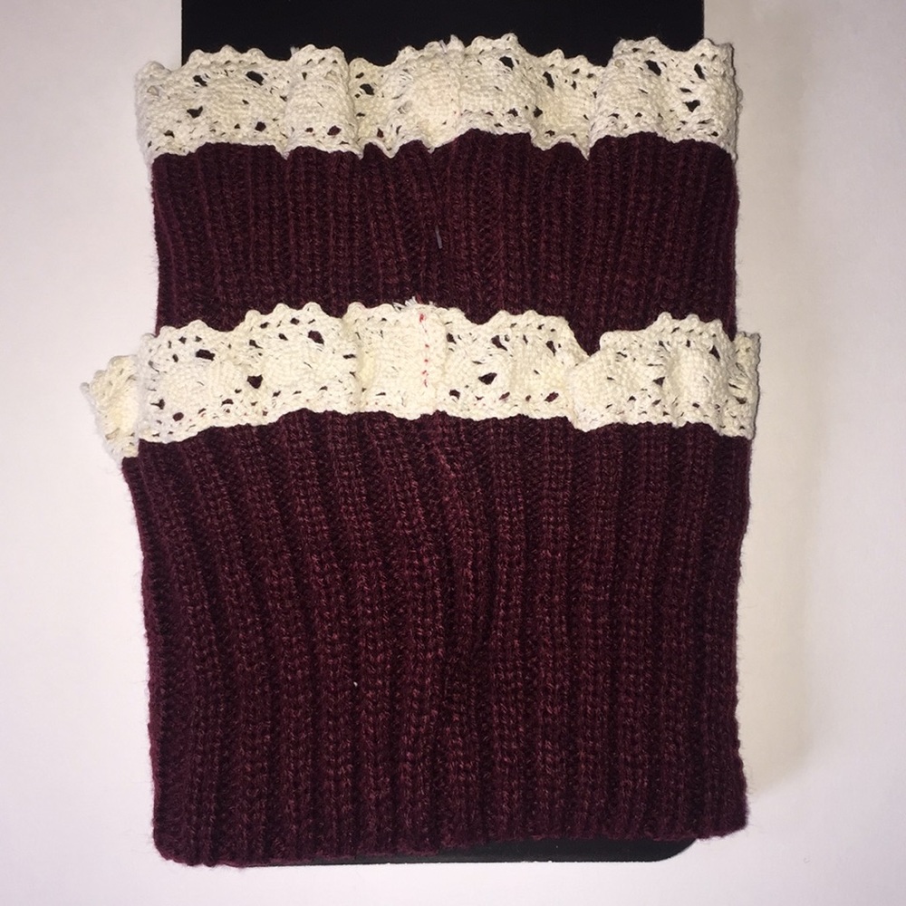 Steve Madden Lace Trim Button Crochet Boot Cuff - Picture 2 of 2